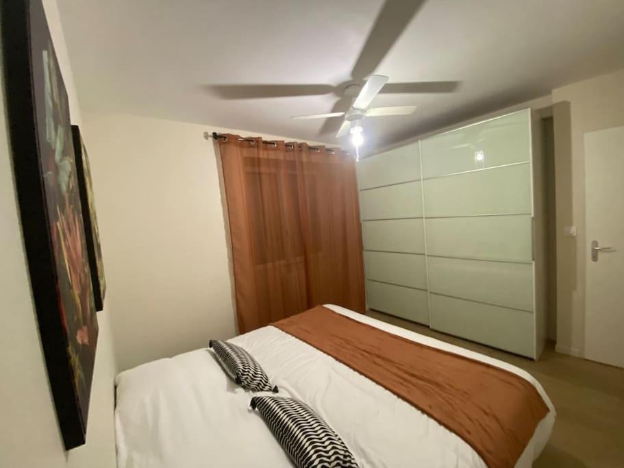 Appartement T2 Spacieux Et Equipe Mions Exterior foto